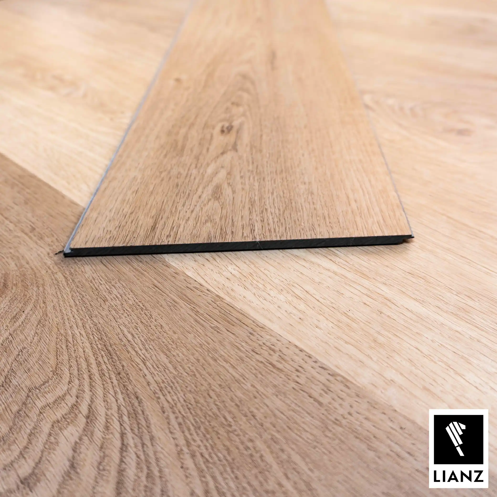 Stonewood Floor LIANZ - Light Oak - 1220x182x6.5mm (/9pces)