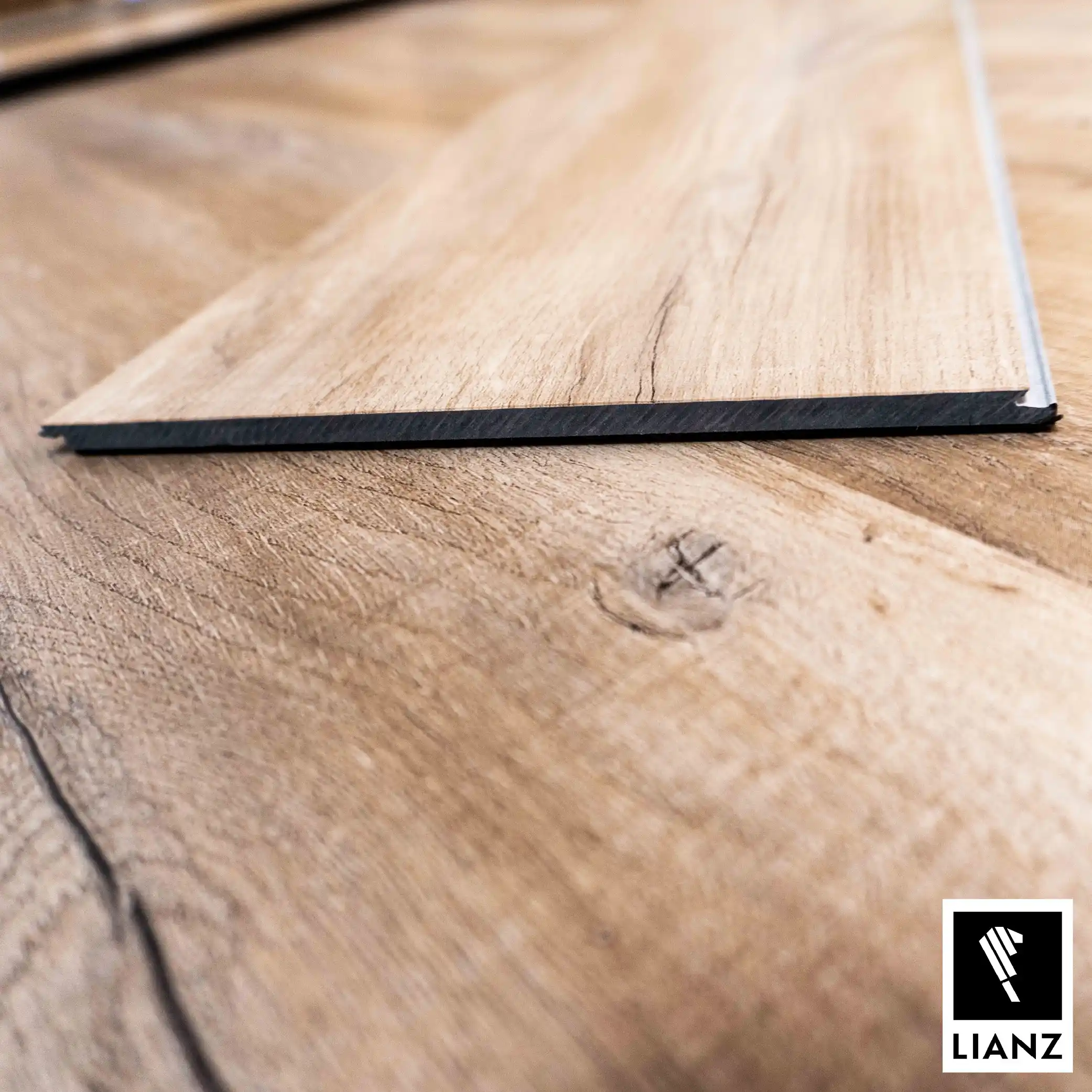 Stonewood Floor LIANZ - Rustic Oak - 1220x182x6.5mm (/9pces)